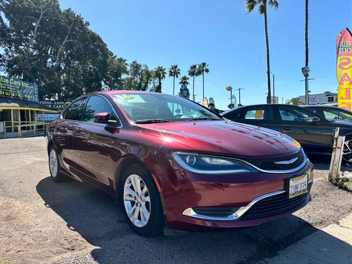 BURGUNDY, 2016 CHRYSLER 200 Image 3