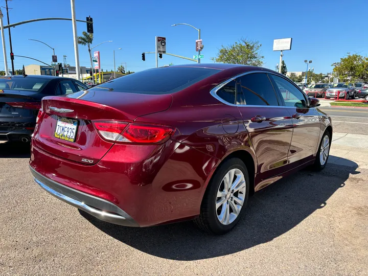 BURGUNDY, 2016 CHRYSLER 200 Image 4