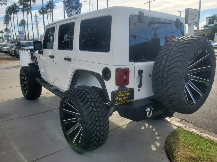 WHITE, 2018 JEEP WRANGLER UNLIMITED Image 8