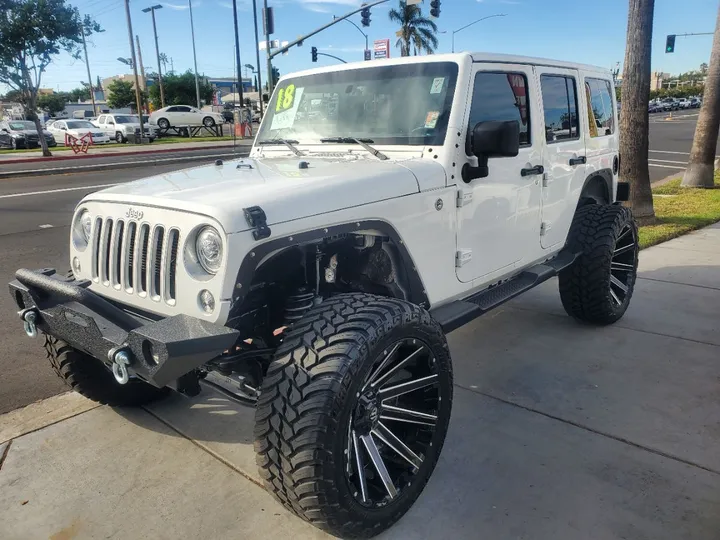 WHITE, 2018 JEEP WRANGLER UNLIMITED Image 5