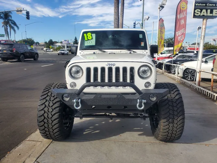 WHITE, 2018 JEEP WRANGLER UNLIMITED Image 3