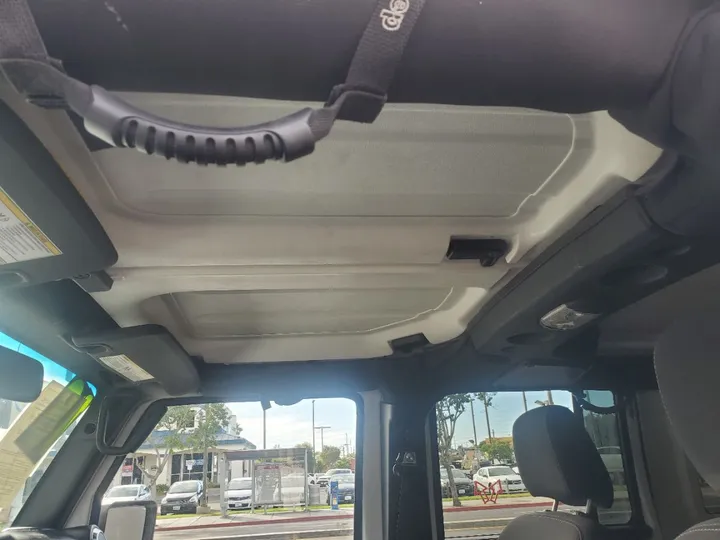 WHITE, 2018 JEEP WRANGLER UNLIMITED Image 20