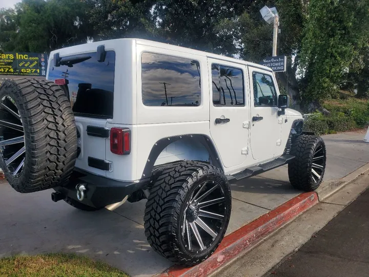 WHITE, 2018 JEEP WRANGLER UNLIMITED Image 10