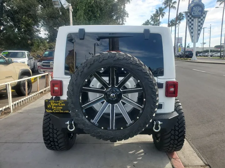 WHITE, 2018 JEEP WRANGLER UNLIMITED Image 9