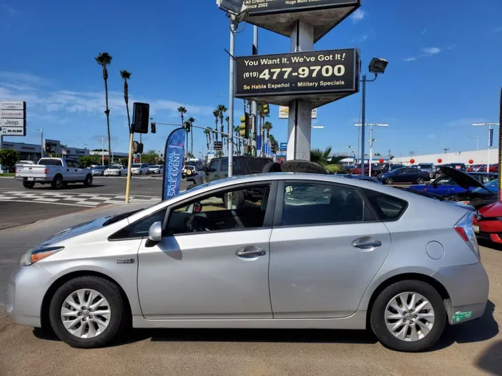 SILVER, 2013 TOYOTA PRIUS PLUG-IN HYBRID Image 12