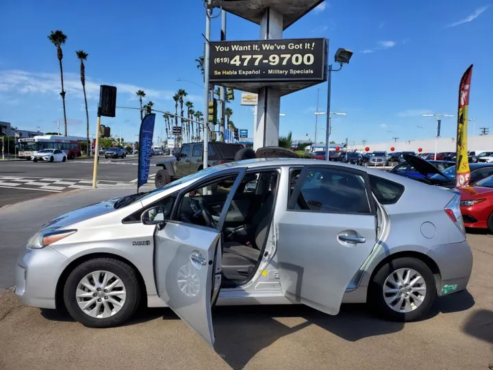 SILVER, 2013 TOYOTA PRIUS PLUG-IN HYBRID Image 13