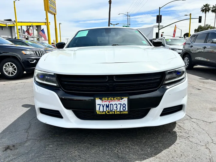 WHITE, 2017 DODGE CHARGER Image 2