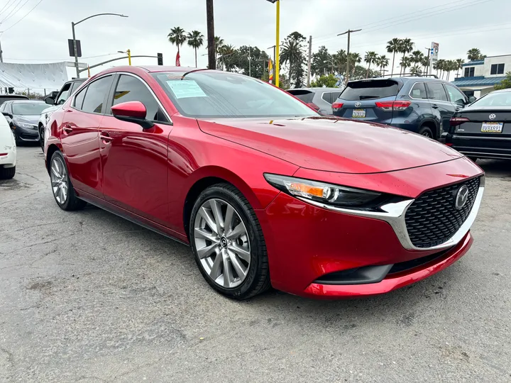 BURGUNDY, 2021 MAZDA MAZDA3 Image 3