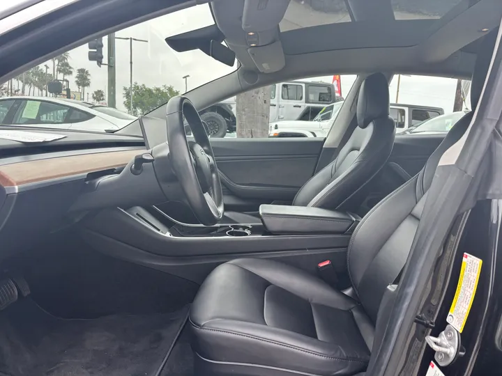 2018 TESLA MODEL 3 Image 13