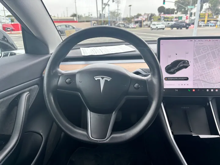 2018 TESLA MODEL 3 Image 22