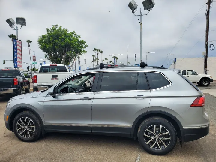 SILVER, 2021 VOLKSWAGEN TIGUAN Image 11