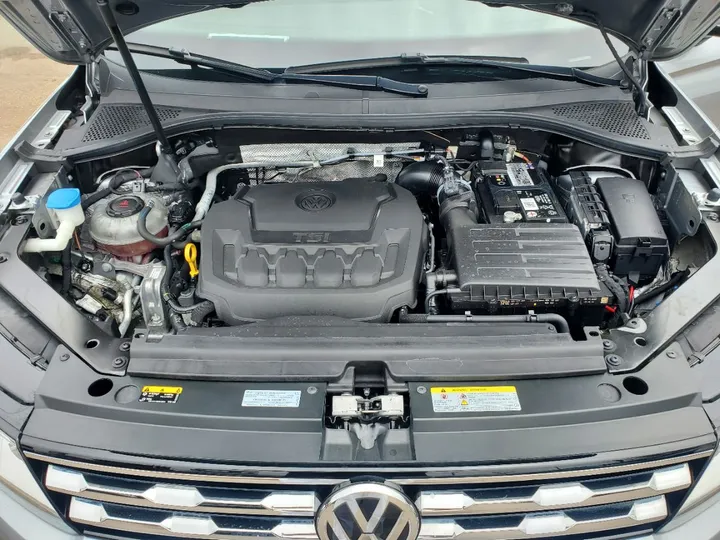 SILVER, 2021 VOLKSWAGEN TIGUAN Image 32