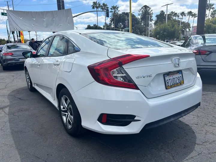 WHITE, 2017 HONDA CIVIC Image 7