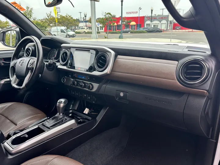 2016 TOYOTA TACOMA DOUBLE CAB Image 16