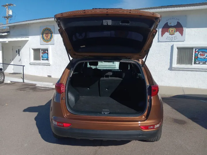 BRONZE, 2018 KIA SPORTAGE Image 8