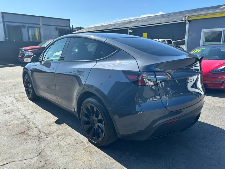 GREY, 2023 TESLA MODEL Y Image 7