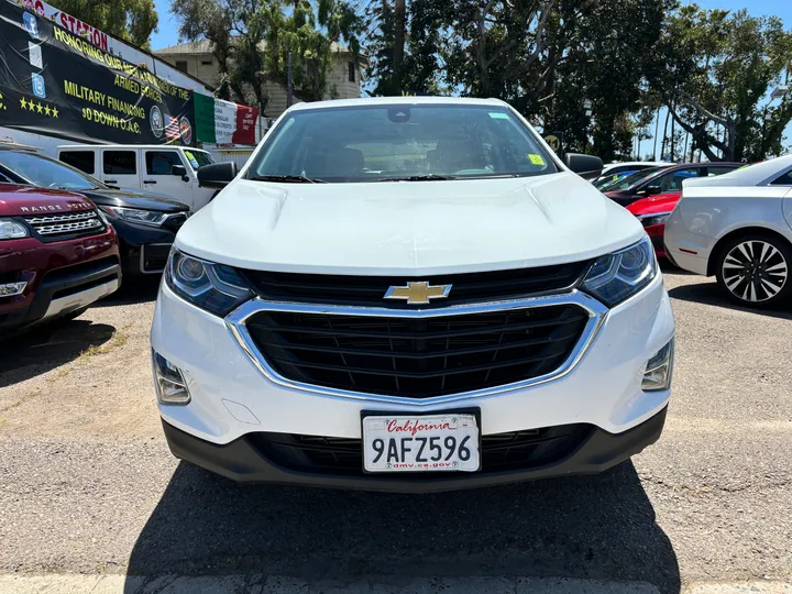 WHITE, 2020 CHEVROLET EQUINOX Image 2