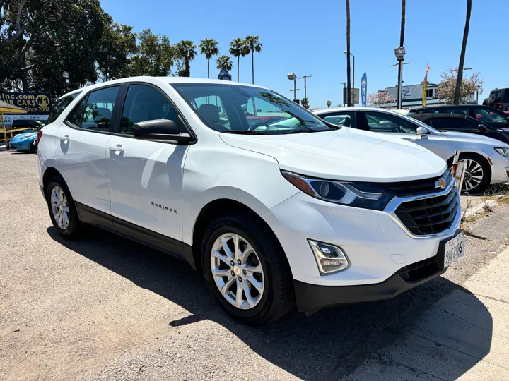 WHITE, 2020 CHEVROLET EQUINOX Image 3