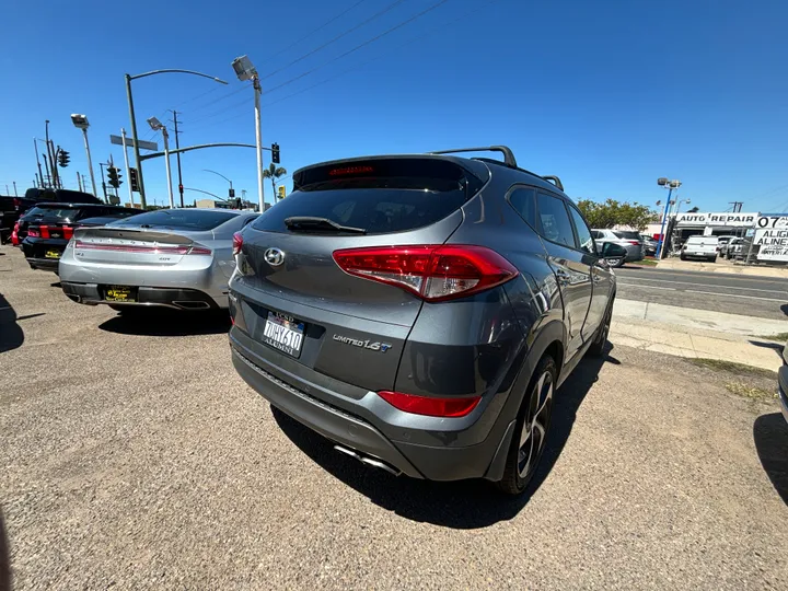 GRAY, 2016 HYUNDAI TUCSON Image 4