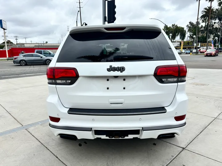 WHITE, 2019 JEEP GRAND CHEROKEE Image 6