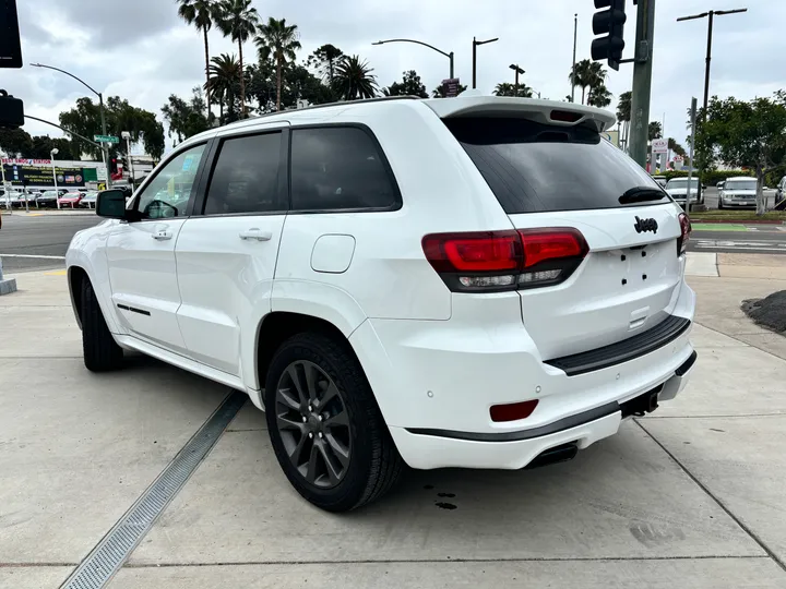 WHITE, 2019 JEEP GRAND CHEROKEE Image 7