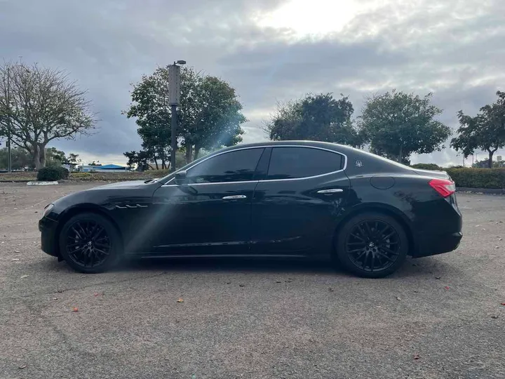 BLACK, 2018 MASERATI GHIBLI Image 6