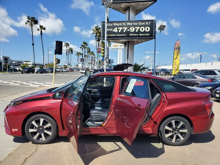 RED, 2018 TOYOTA MIRAI Image 10