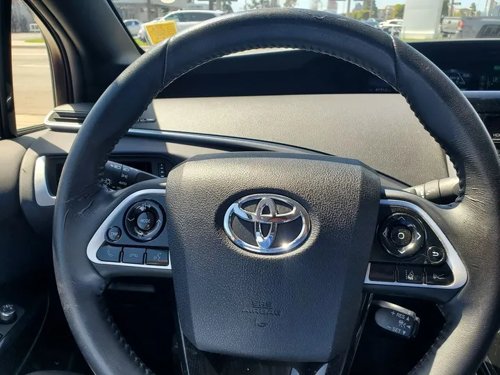 RED, 2018 TOYOTA MIRAI Image 13