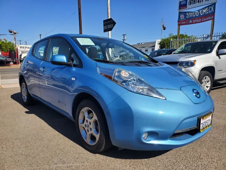 BLUE, 2011 NISSAN LEAF Image 4