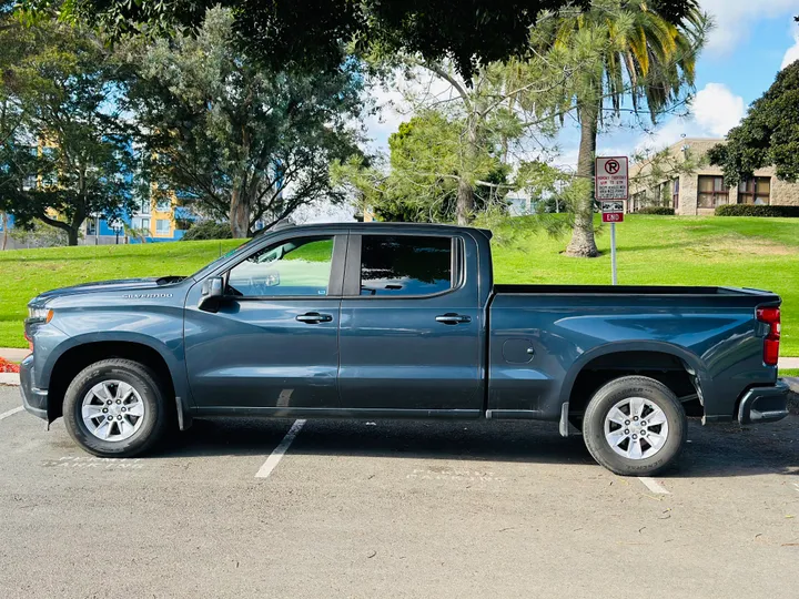 GRAY, 2020 CHEVROLET SILVERADO 1500 CREW CAB Image 10