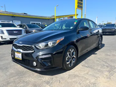 BLACK, 2019 KIA FORTE Image 17