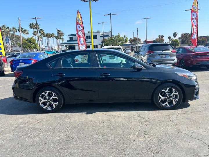 BLACK, 2019 KIA FORTE Image 4