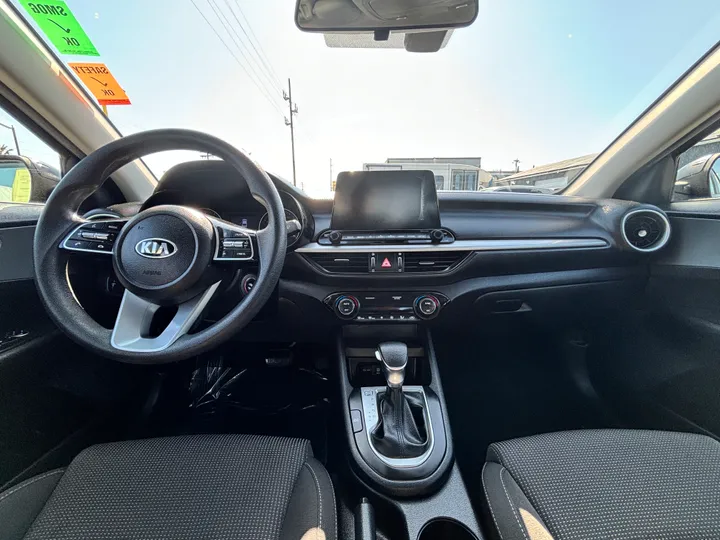 BLACK, 2019 KIA FORTE Image 18