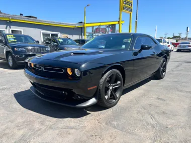 2015 DODGE CHALLENGER Image 2