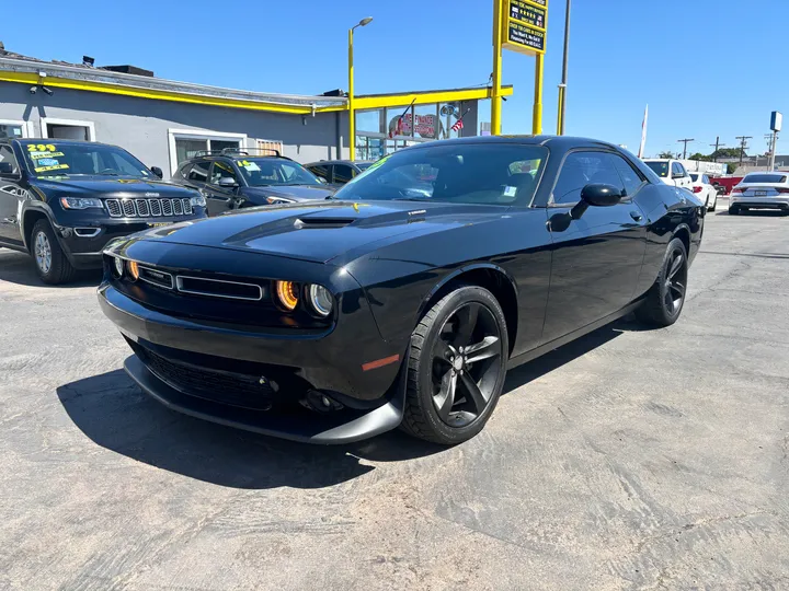 2015 DODGE CHALLENGER Image 1