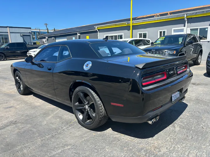 2015 DODGE CHALLENGER Image 7