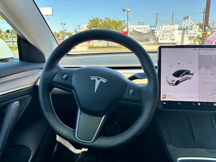 WHITE, 2021 TESLA MODEL 3 Image 17