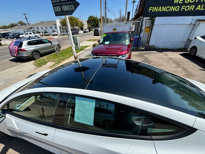 WHITE, 2021 TESLA MODEL 3 Image 23