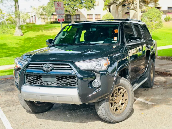 BLACK, 2021 TOYOTA 4RUNNER Image 27