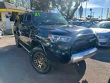 BLACK, 2021 TOYOTA 4RUNNER Thumnail Image 2