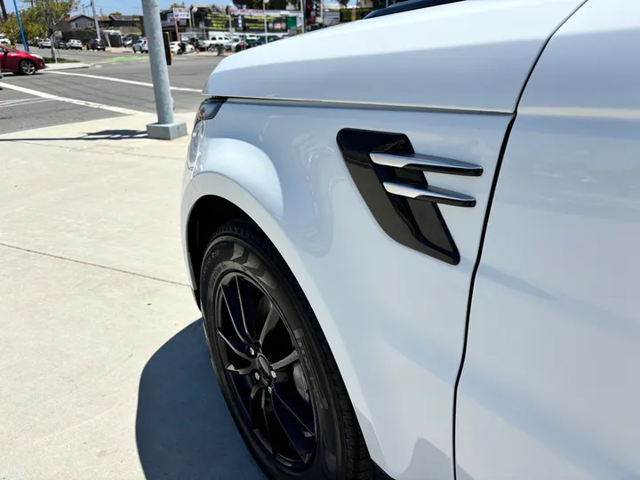 WHITE, 2019 LAND ROVER RANGE ROVER SPORT Image 27