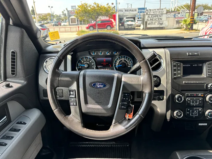 WHITE, 2014 FORD F150 SUPERCREW CAB Image 23