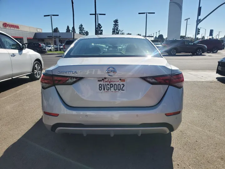 SILVER, 2021 NISSAN SENTRA Image 9