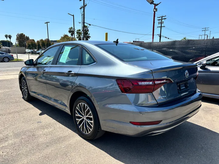 GREY, 2021 VOLKSWAGEN JETTA Image 4