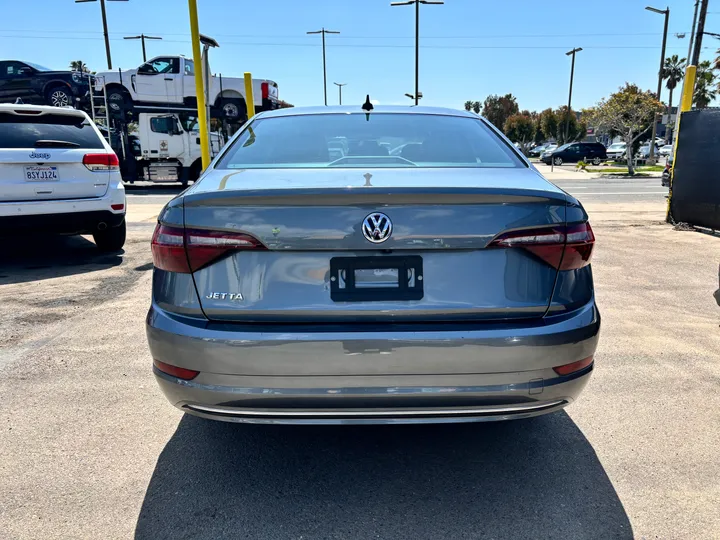 GREY, 2021 VOLKSWAGEN JETTA Image 5