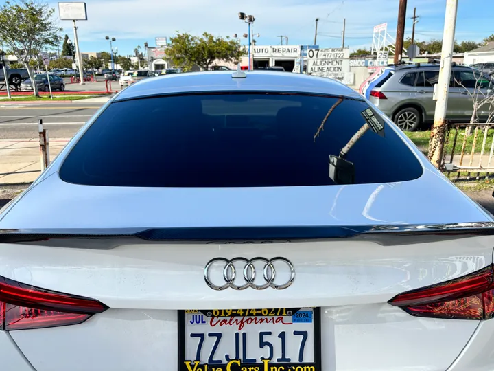 WHITE, 2018 AUDI A5 Image 10