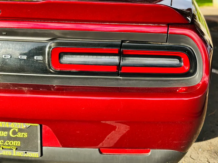 RED, 2019 DODGE CHALLENGER Image 18