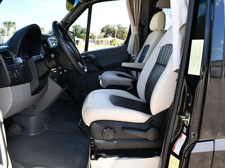 BLACK, 2016 MERCEDES-BENZ SPRINTER 3500 CAB & CHASSIS Image 30