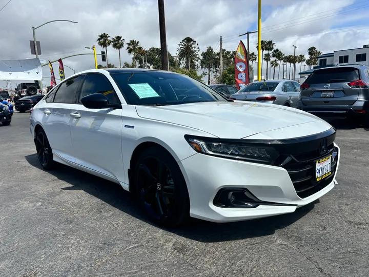 WHITE, 2022 HONDA ACCORD HYBRID Image 3