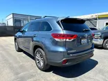 2017 TOYOTA HIGHLANDER Thumnail Image 7